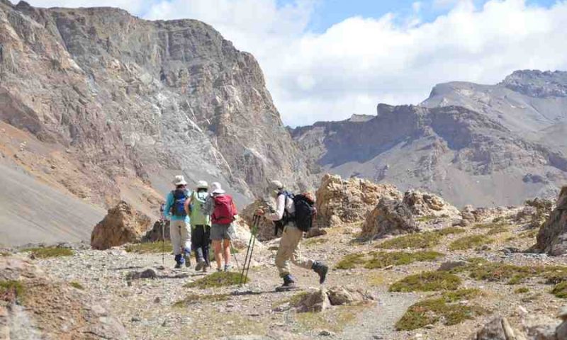 Rangdum-to-Lamayuru-Trek-via-Kanji-La-featured-image-trekkinginladakhzanskar.com